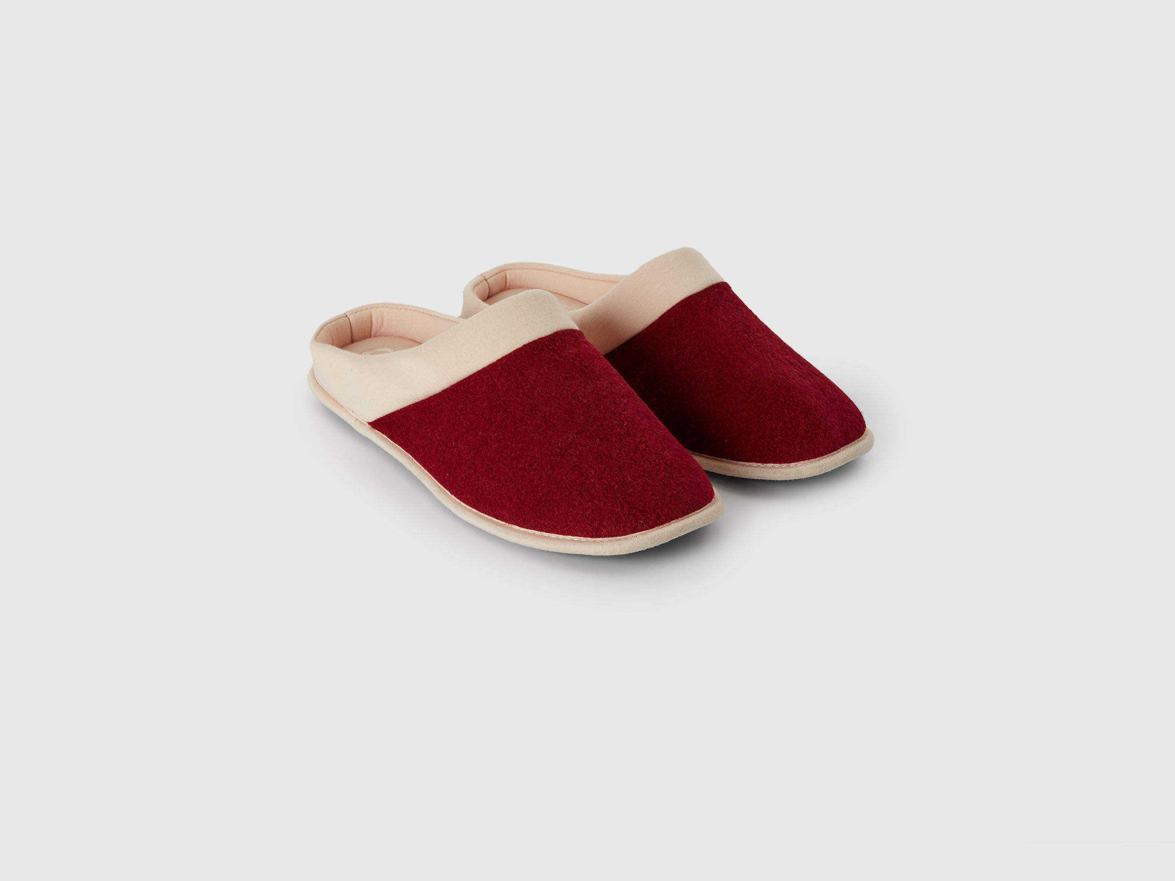 SLIPPERS image number 2